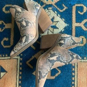 Vince Camuto Gigietta Bootie Snakeskin
